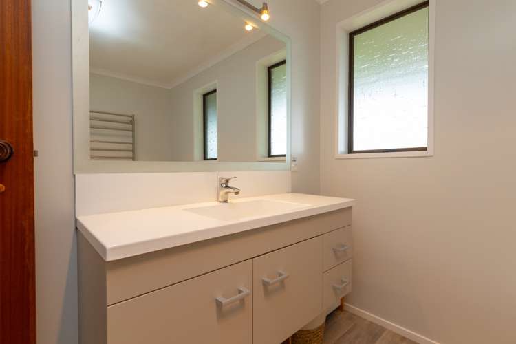 76 Watershed Road Bunnythorpe_17