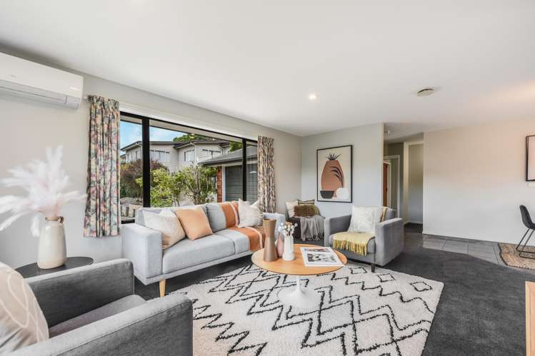 6 Carleton Place Toi Toi_9