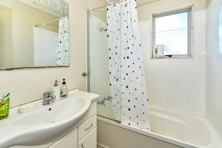 4a Hatherley Place Clendon Park_6