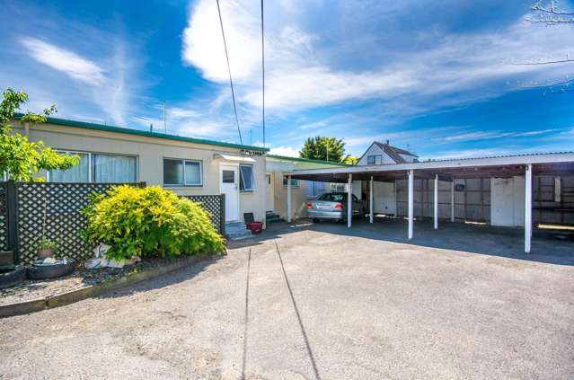 Looking for an easy care 2-bedroom unit? Then this could be for you!