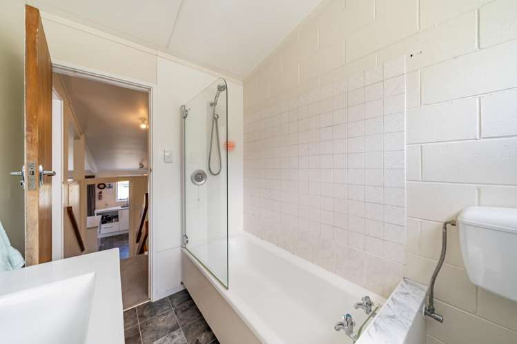 4/23 Collins Avenue Tawa_7