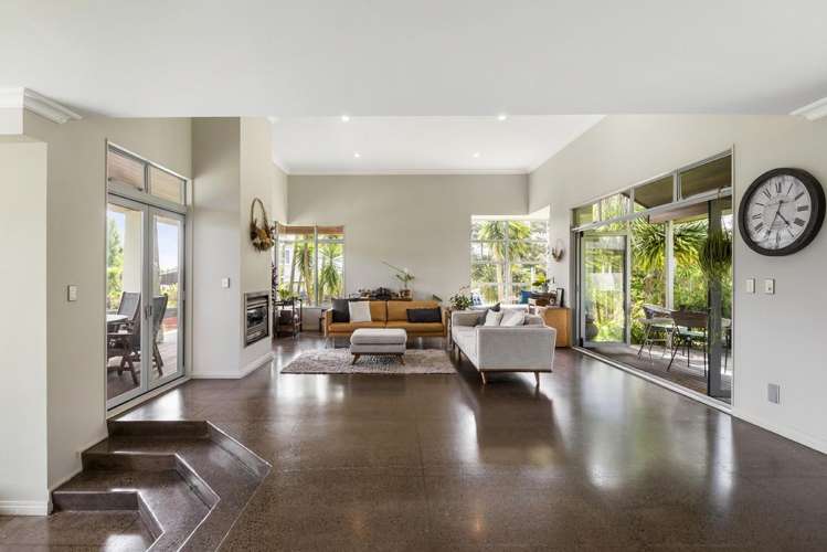 5 Chatham Avenue Paremoremo_6