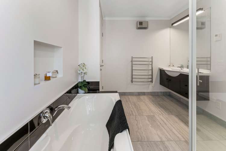 13 Heron Grove Richmond_17