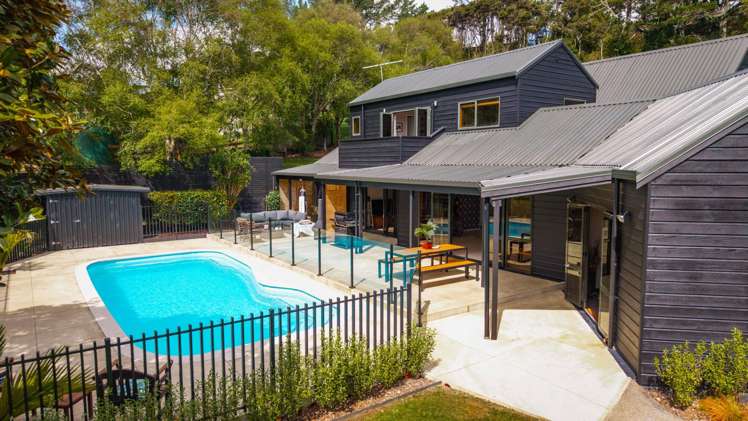 7 Attwood Road Paremoremo_3