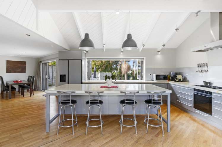 37 Karioitahi  Road_1