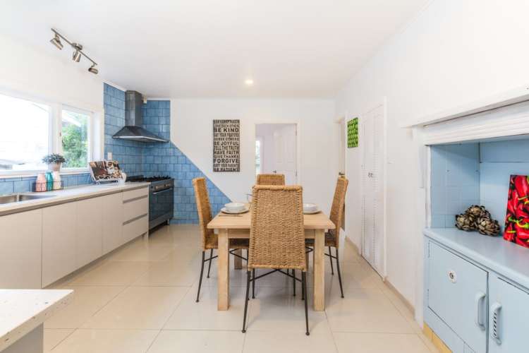 165 Edmonton Road Te Atatu South_12