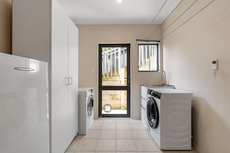 14 Carmichael Street Johnsonville_16