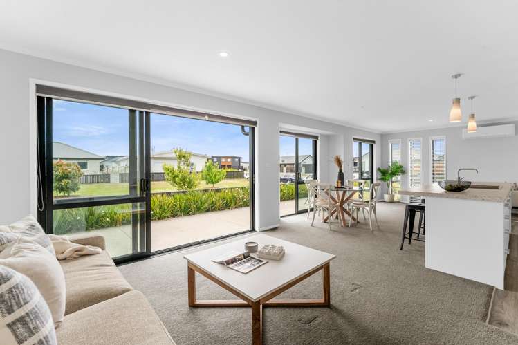 8 Silver Fern Lane_0