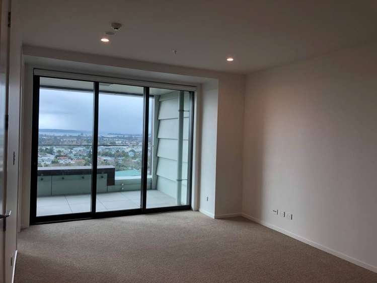 904/8 Waikumete Road Glen Eden_1