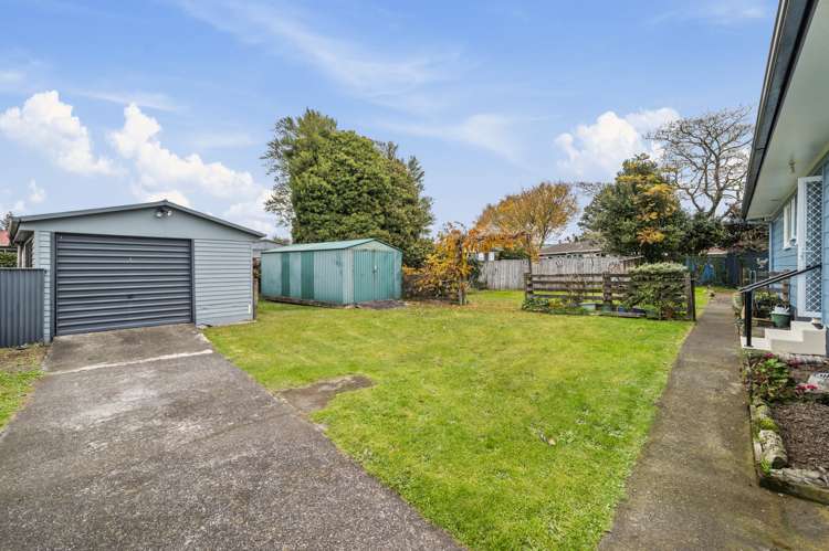 5 Adam Place Mangakakahi_14