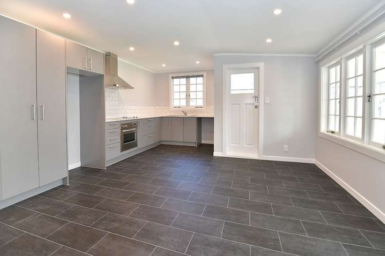 1 Mary Keane Lane Parakai_16