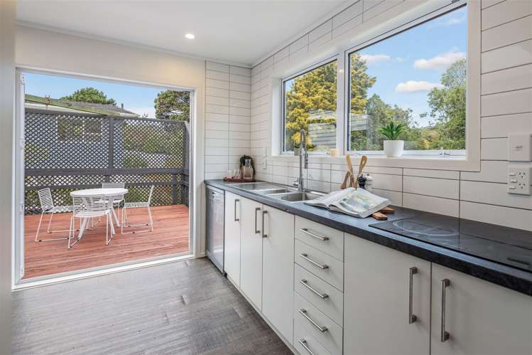 27 Caesars Place Churton Park_10