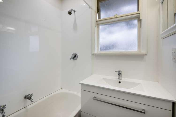 20 Neal Crescent Onekawa_16