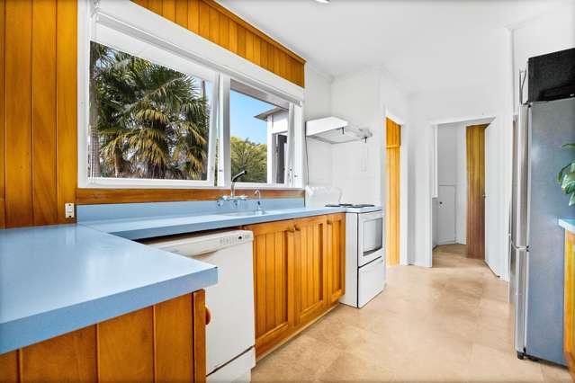 156 Godley Road Titirangi_4