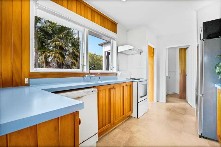 156 Godley Road Titirangi_4