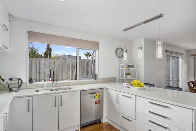 32a Bodi Place Te Atatu South_2