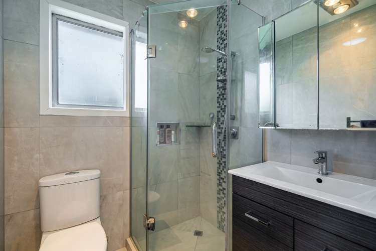 52 Ayton Drive Totara Vale_10