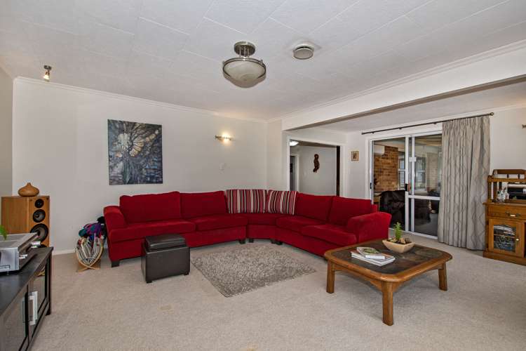 16 Toetoe Road Otaika_11