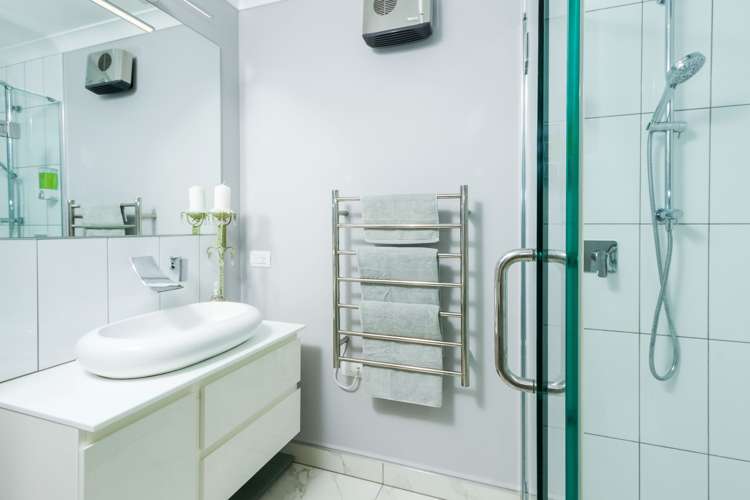 65 Fairose Drive Richmond_12