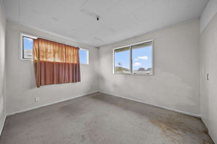 2/30 Kennington Drive Clendon Park_5