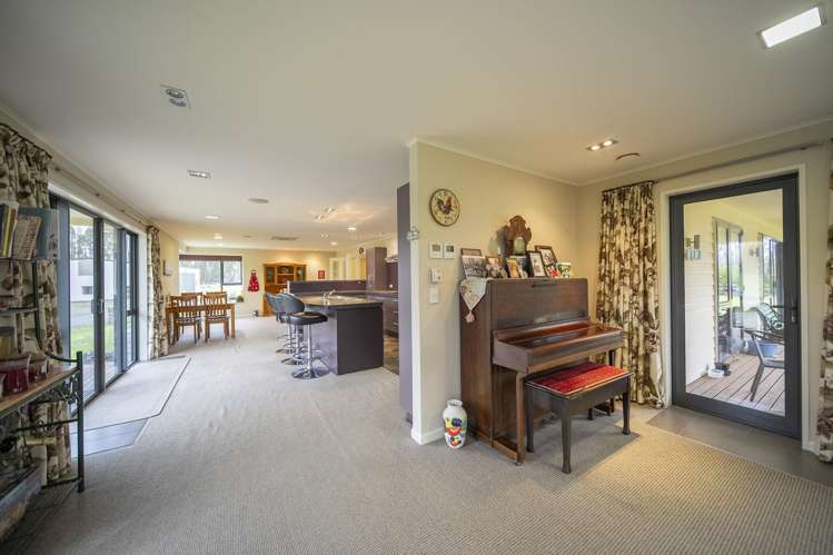 1127 Te Anau Mossburn Highway Hillside_14