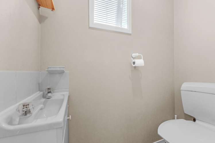 1/59 Glenmore Road Sunnyhills_18