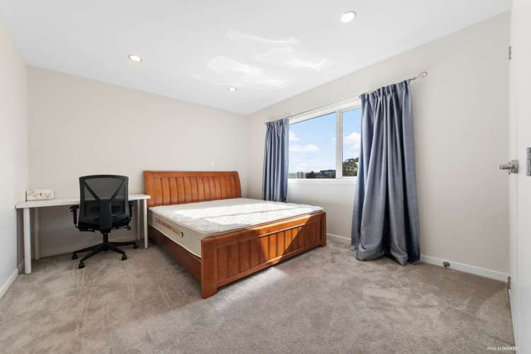 11a Castaing Crescent Te Atatu South_9