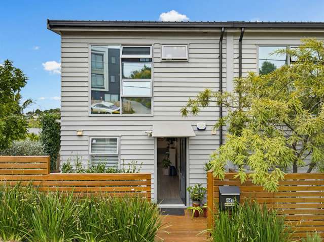 Sun-Soaked Corner Living in Glen Eden