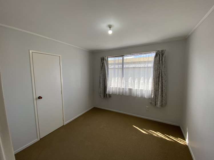 2/143 Canal Road Avondale_10