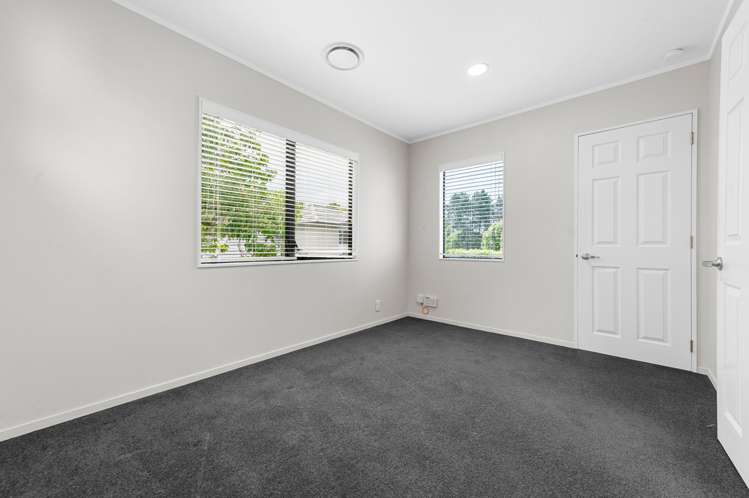 35 Keswick Crescent Huntington_11