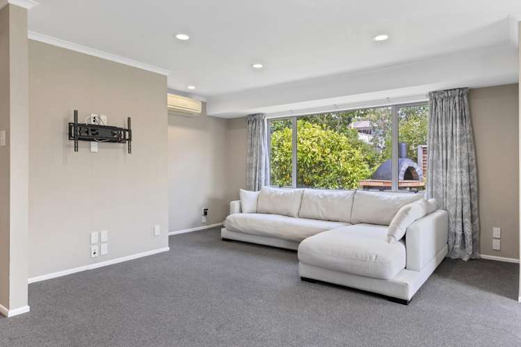 2/7 Reeves Road Acacia Bay_8