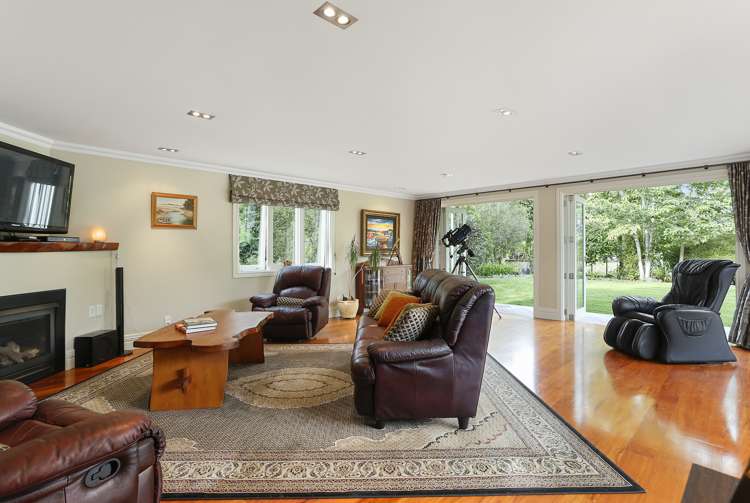 186 Boord Crescent Kumeu_9