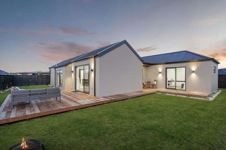 51 Candlesticks Crescent Lincoln_9