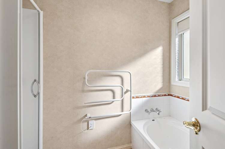 22 Cobbe Place Pomare_18