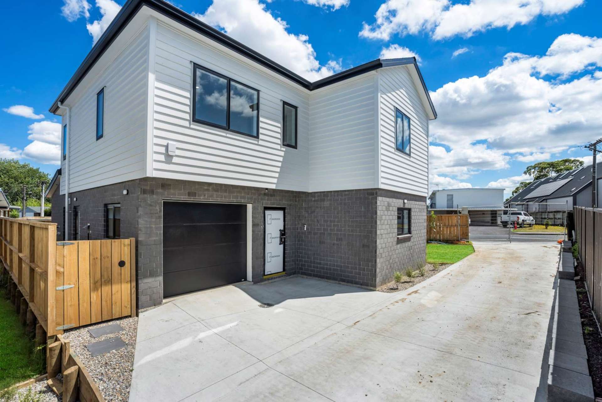 16A & 16B Olive Crescent Papatoetoe_0