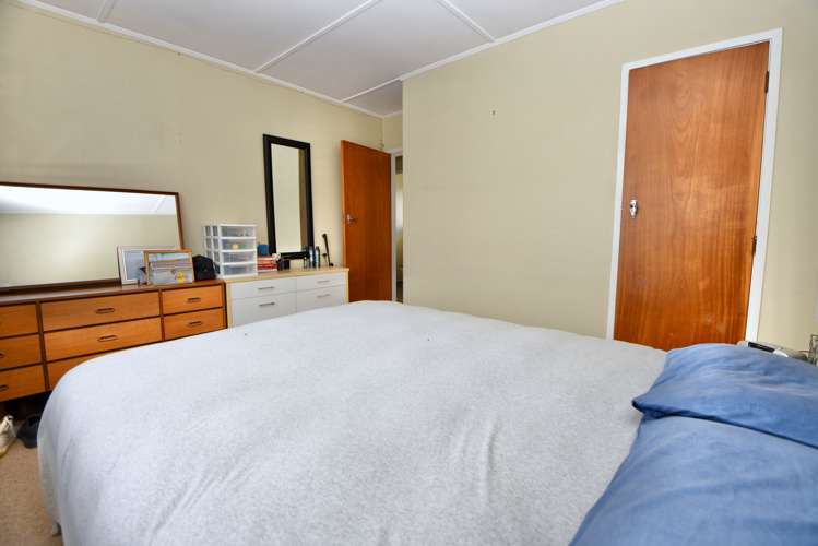 18 Hardie Grove Featherston_11