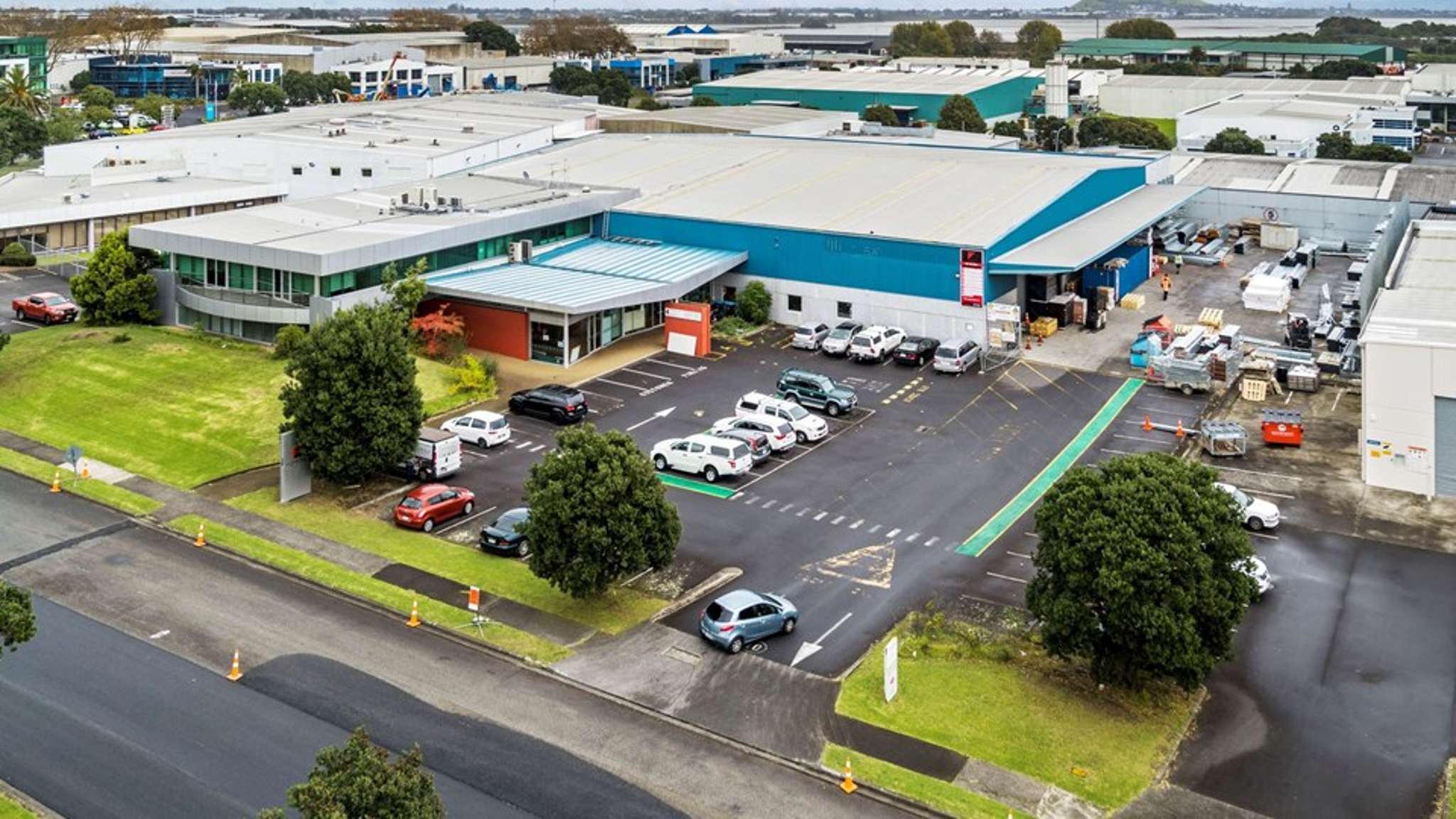 Accessible Mt Wellington warehouse for lease