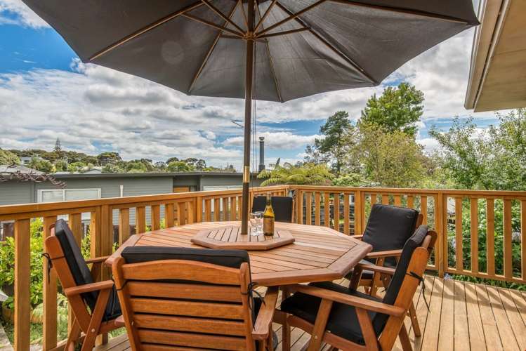 2/18 Puketitiro Street Glen Eden_3