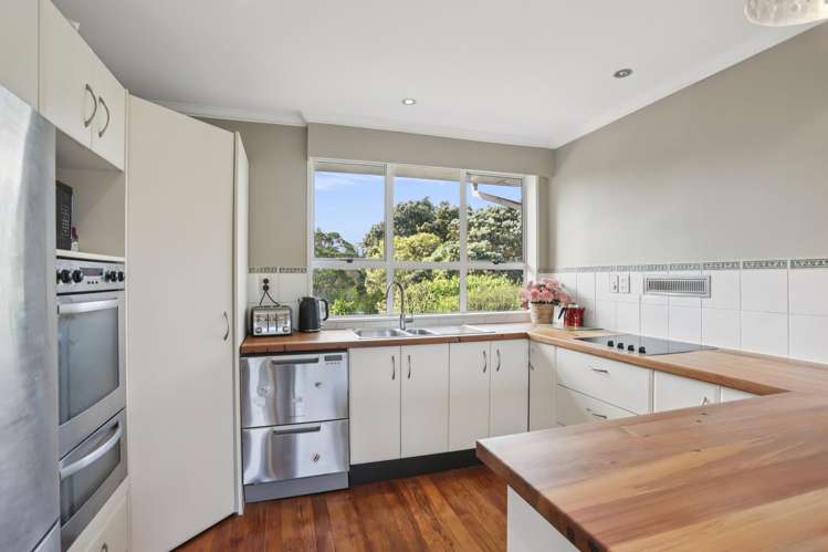 10 Rauhuia Crescent Parau_6