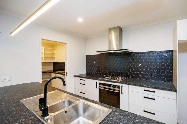 16a Rayner Lane Marton_2