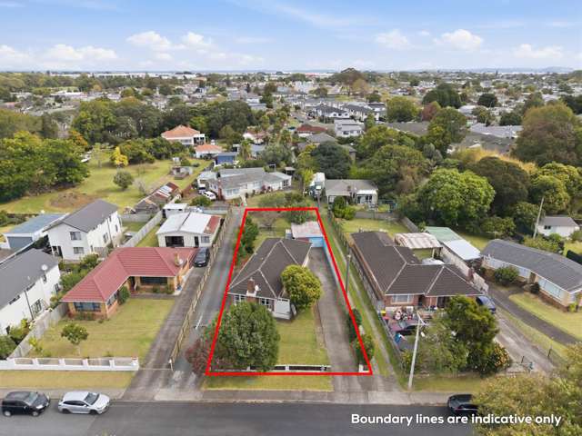 Top Location & Opportunity - 706m² Site!
