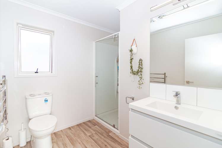 15 Magnolia Crescent Tawhero_18