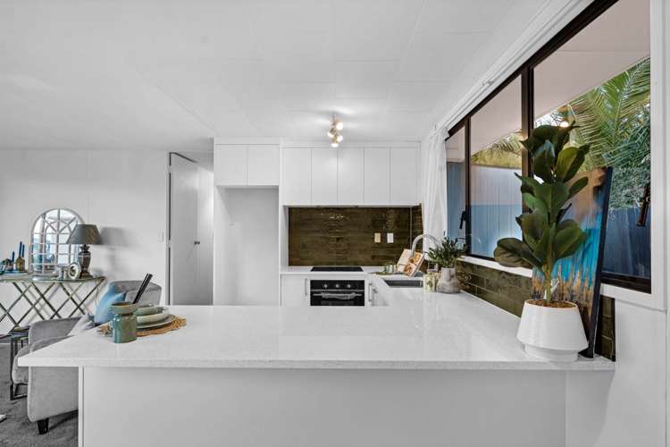 47 Lilburn Crescent Massey_24