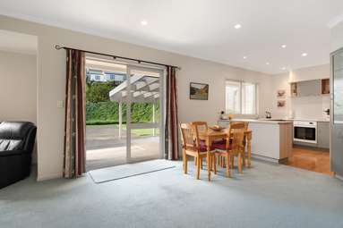 7 Fergusson Way_2