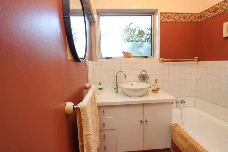 167 Queens Drive Richmond_9