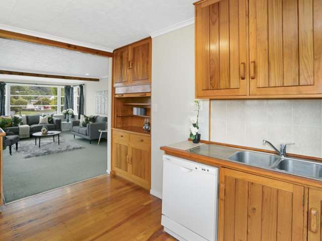 14 Cleland Crescent Naenae_4