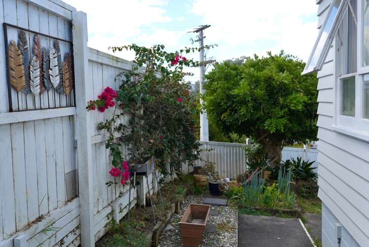 27 Marina Road Torbay_11