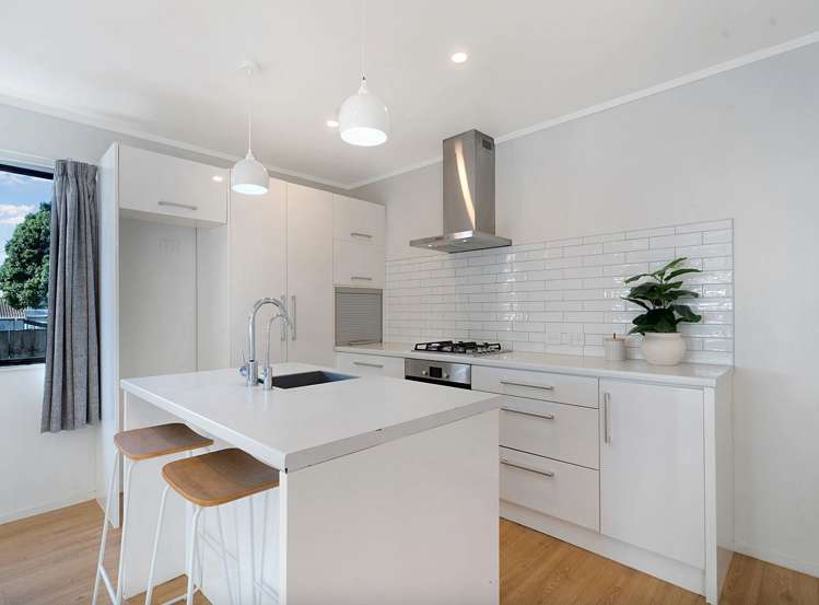 134 Mcleod Road Te Atatu South_8