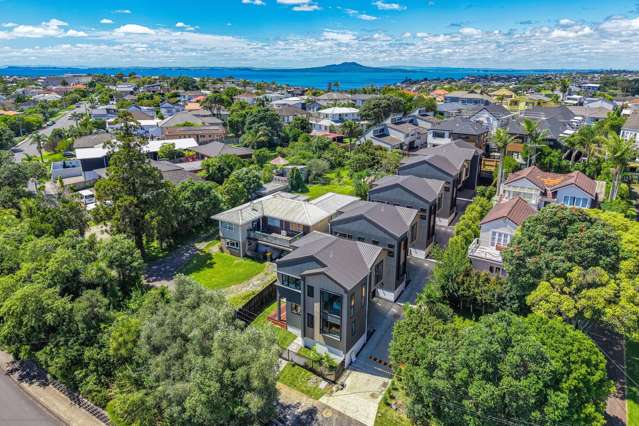 584 Beach Road Rothesay Bay_1