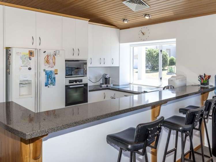 5 Braddock Grove Pauanui_14